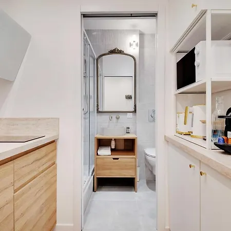 Cozy Studio In The Vibrant Heart Of Paris