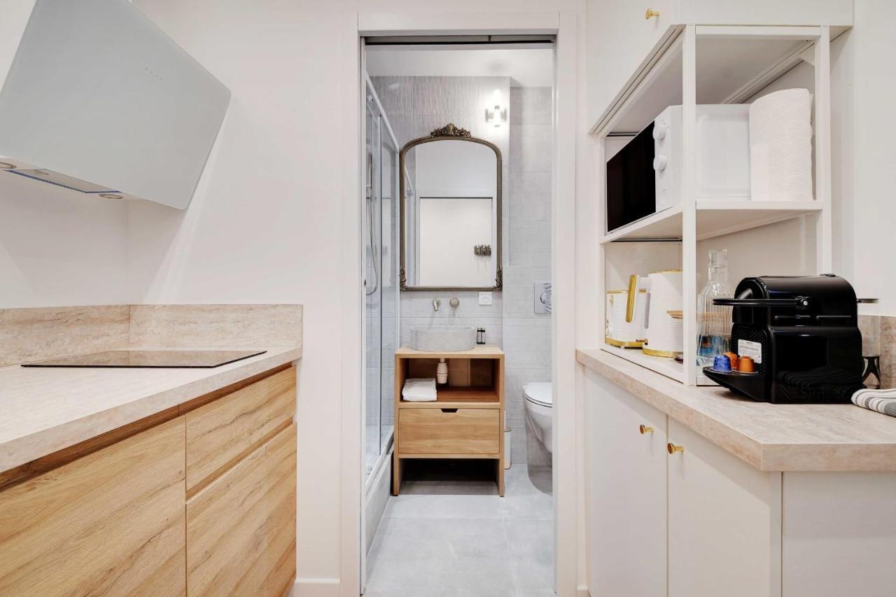 Cozy Studio In The Vibrant Heart Of Paris